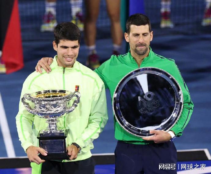 新华社罕见撰文焦科维奇没输，法大炮自伤退赛，王炸组合抢十胜